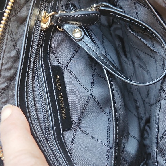 MICHAEL KORS Mercer Gallery Medium Laser Leather Tote Bag - Picture 12 of 13